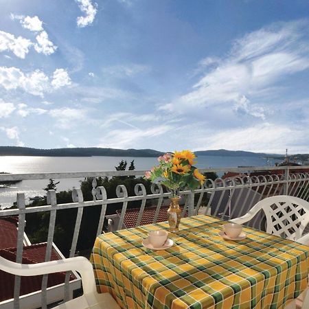 Amazing Apartment In Trogir With Kitchen מראה חיצוני תמונה