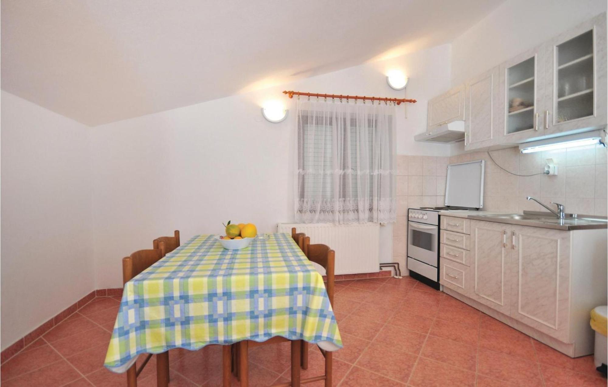 Amazing Apartment In Trogir With Kitchen מראה חיצוני תמונה